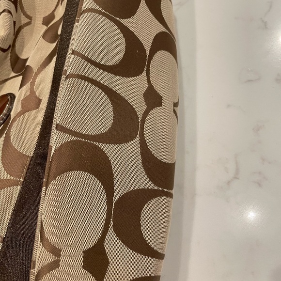 Coach Purse - Picture 4 of 7